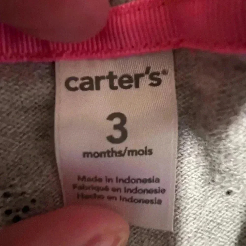 BUNDLE: Carters infant set, girls jeans and sweater. Size: 3M.